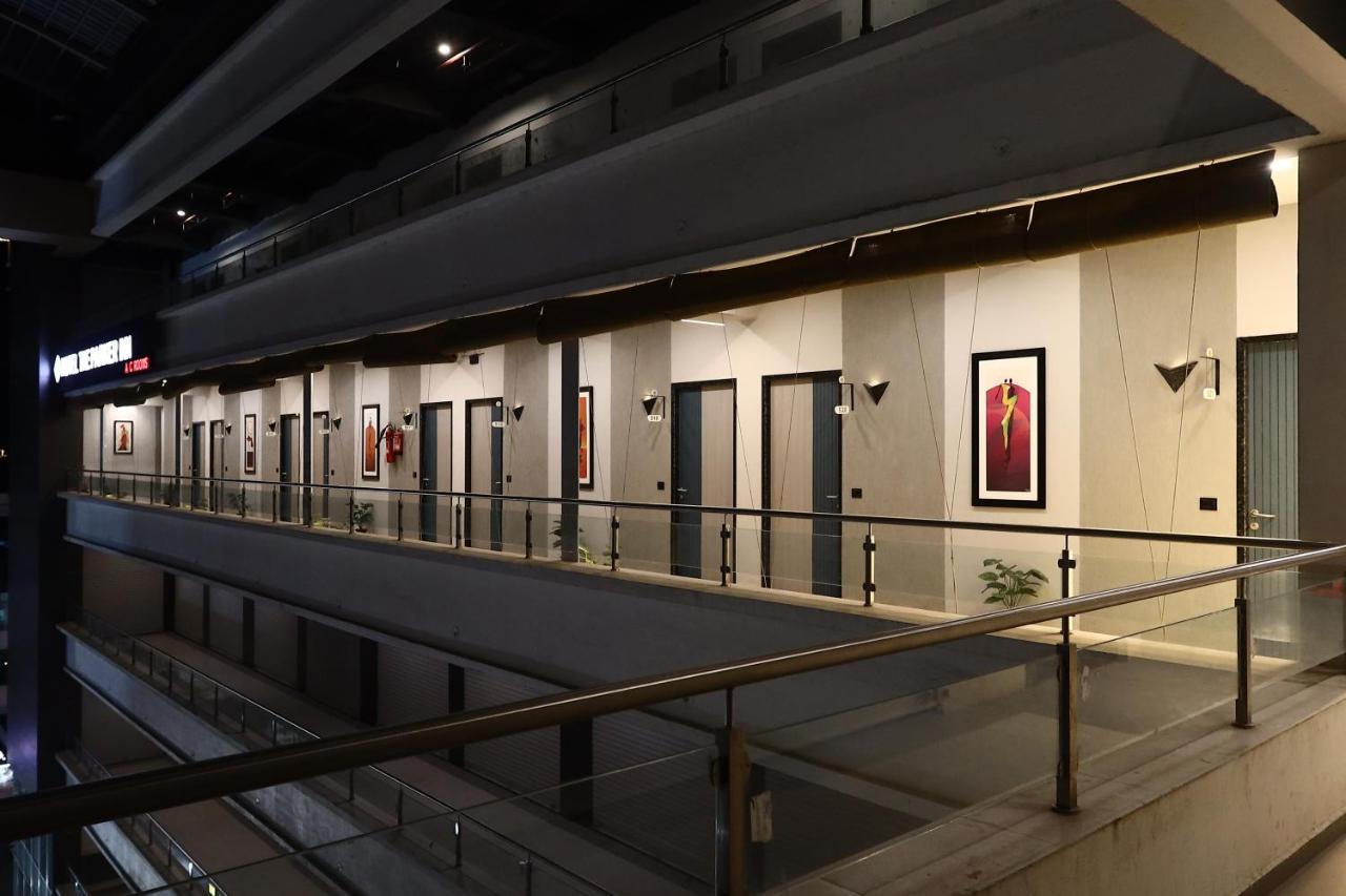 Hotel The Parker Inn By Kbnt Group Surat Luaran gambar