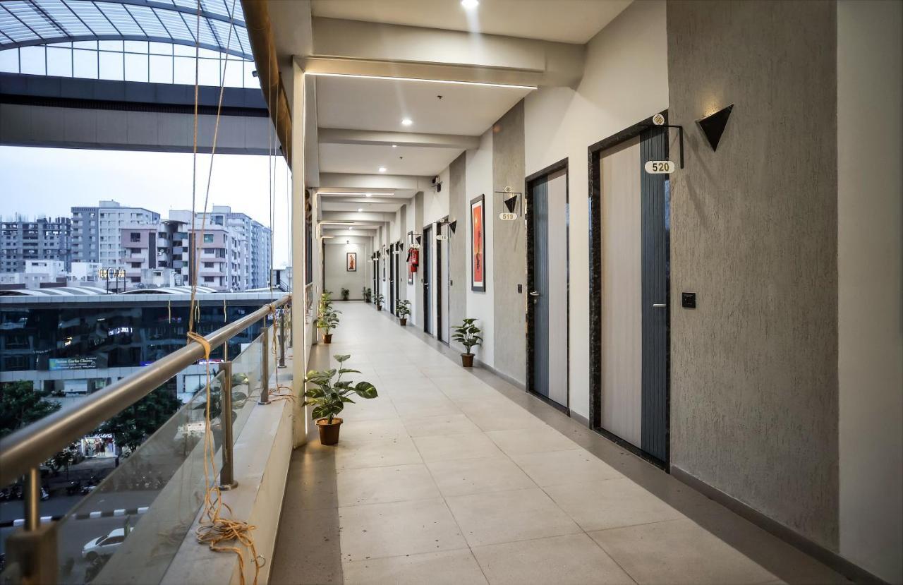 Hotel The Parker Inn By Kbnt Group Surat Luaran gambar