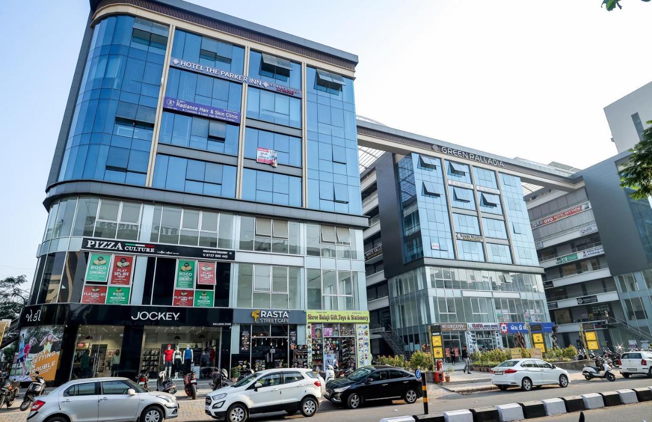 Hotel The Parker Inn By Kbnt Group Surat Luaran gambar
