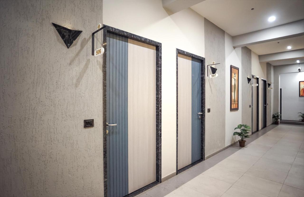 Hotel The Parker Inn By Kbnt Group Surat Luaran gambar