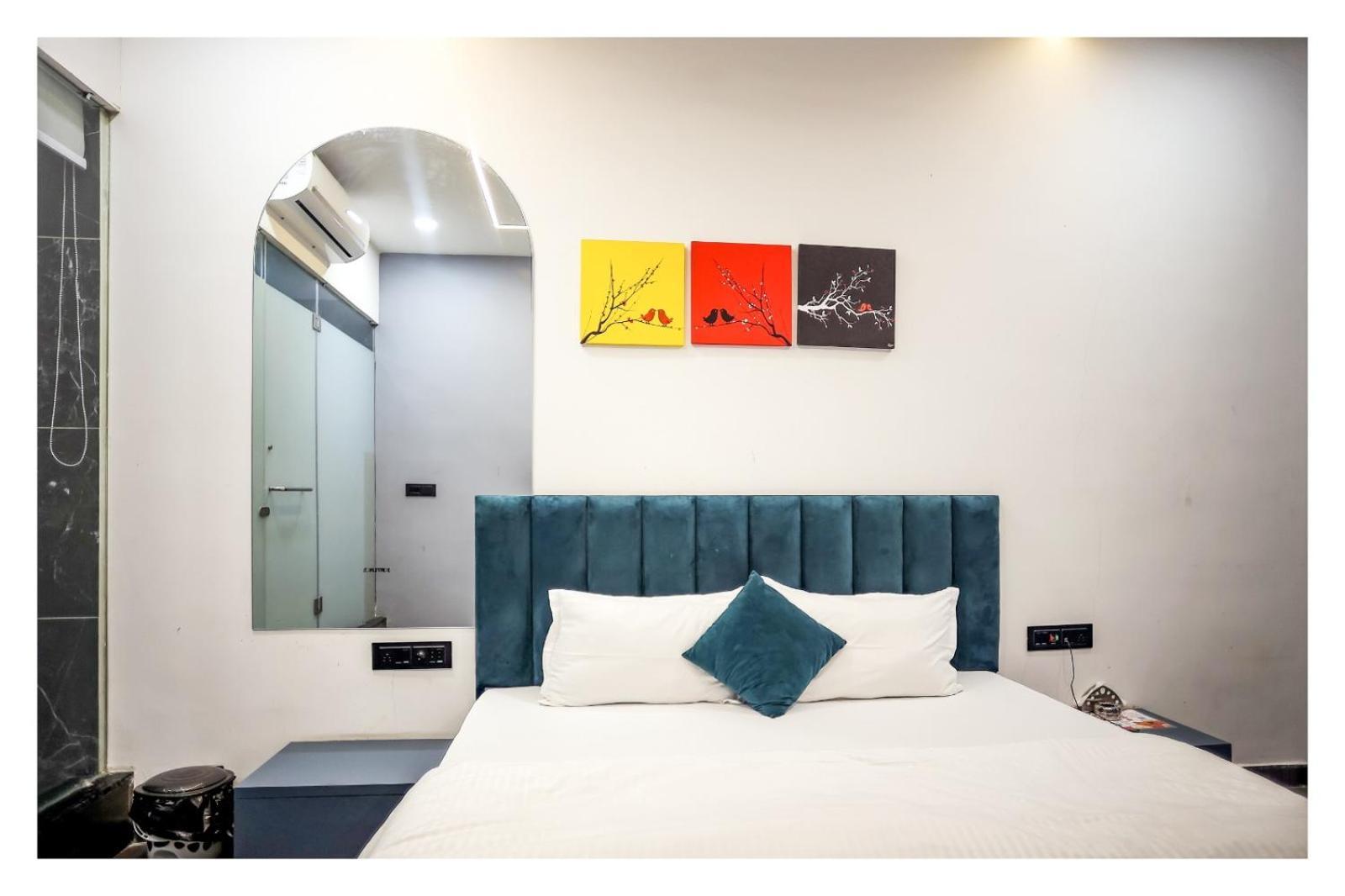 Hotel The Parker Inn By Kbnt Group Surat Luaran gambar