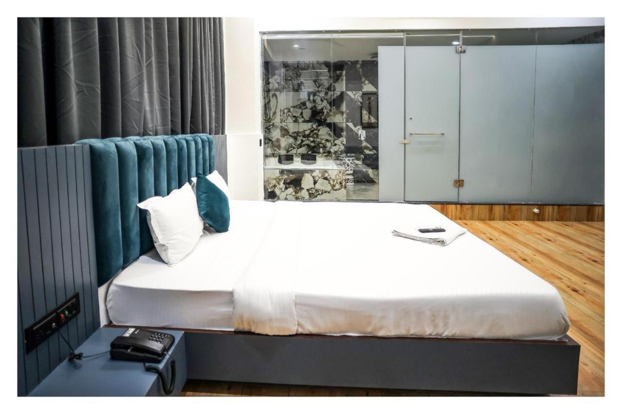 Hotel The Parker Inn By Kbnt Group Surat Luaran gambar