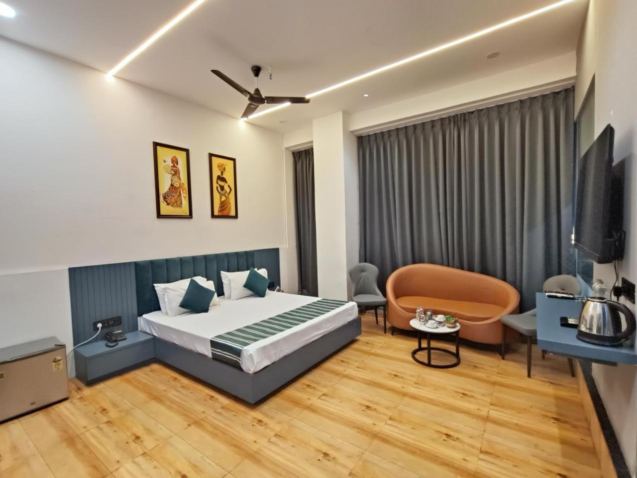 Hotel The Parker Inn By Kbnt Group Surat Luaran gambar